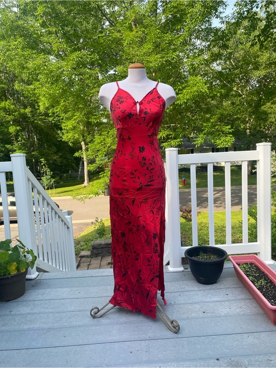 La Vie En Rose Dresses & Skirts - VTG La Vie En Rose Red Floral Slip Maxi Dress